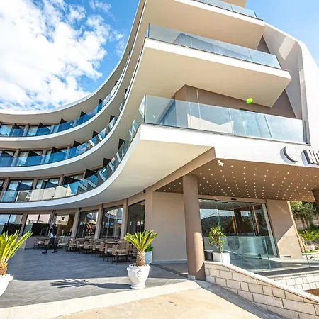 Nobbu Hotel 4*